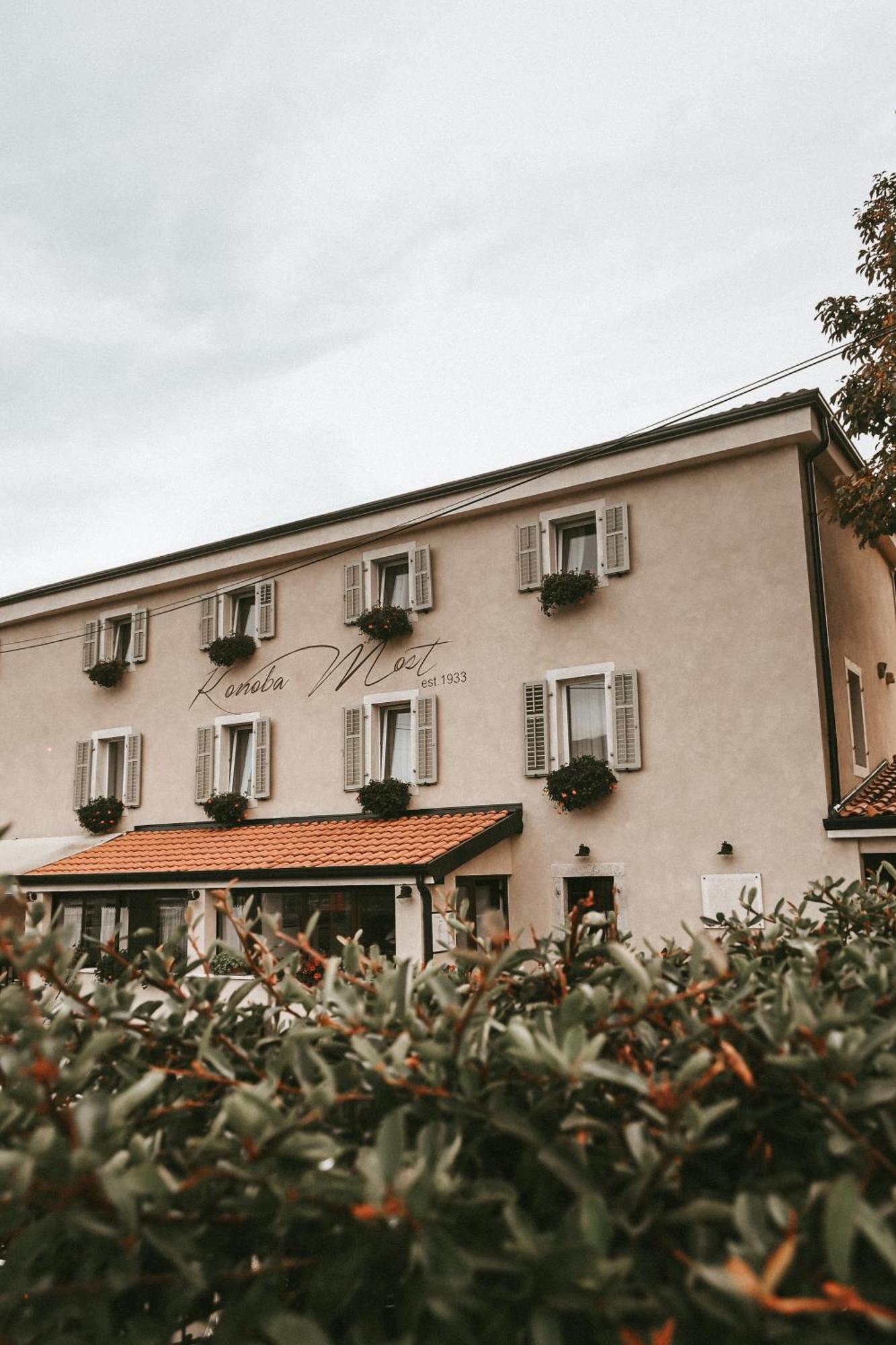 Konoba Most Rooms Buzet Exterior photo